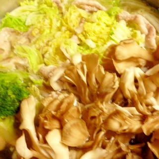 白菜・豚バラ・きのこ・豆腐鍋
